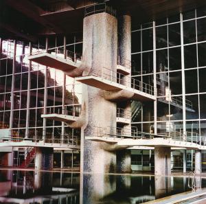 Мозаика и пластика вышки для прыжков в Олимпийском бассейне в Москве