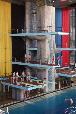 Мозаика и пластика вышки для прыжков в Олимпийском бассейне в Москве. 1980